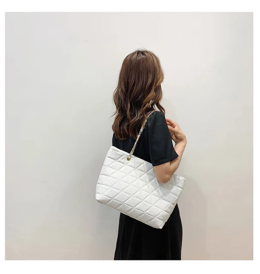 Trendy tote bag white